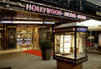 Hollywood Media Hotel - Tap to explore photos